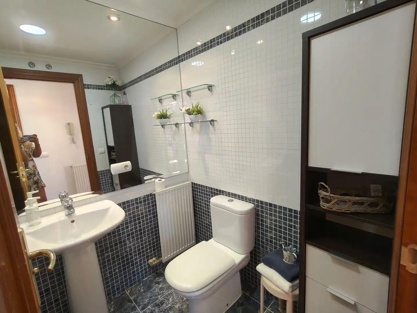Baño de Ático en venta en Santa Marta de Tormes con Calefacción y Terraza