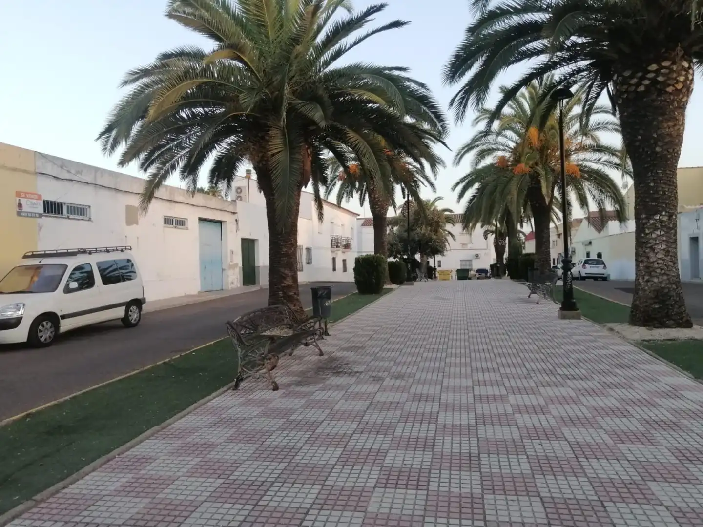 Vista exterior de Local en venda en Puebla de la Calzada amb Calefacció