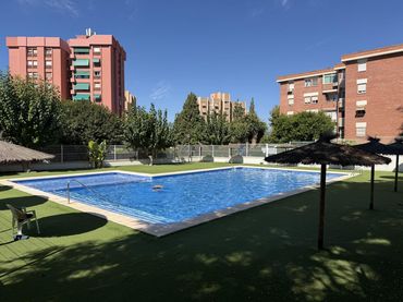 Pis amb piscina en venda a Calle Ciudad Real