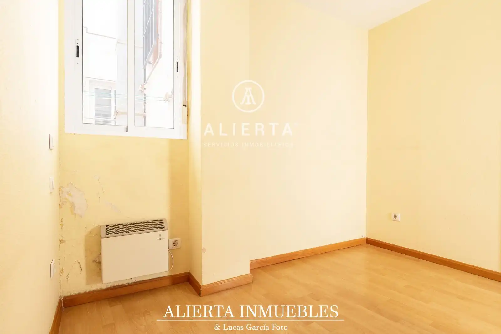 Bedroom of Flat for sale in Zaragoza  with Heating
