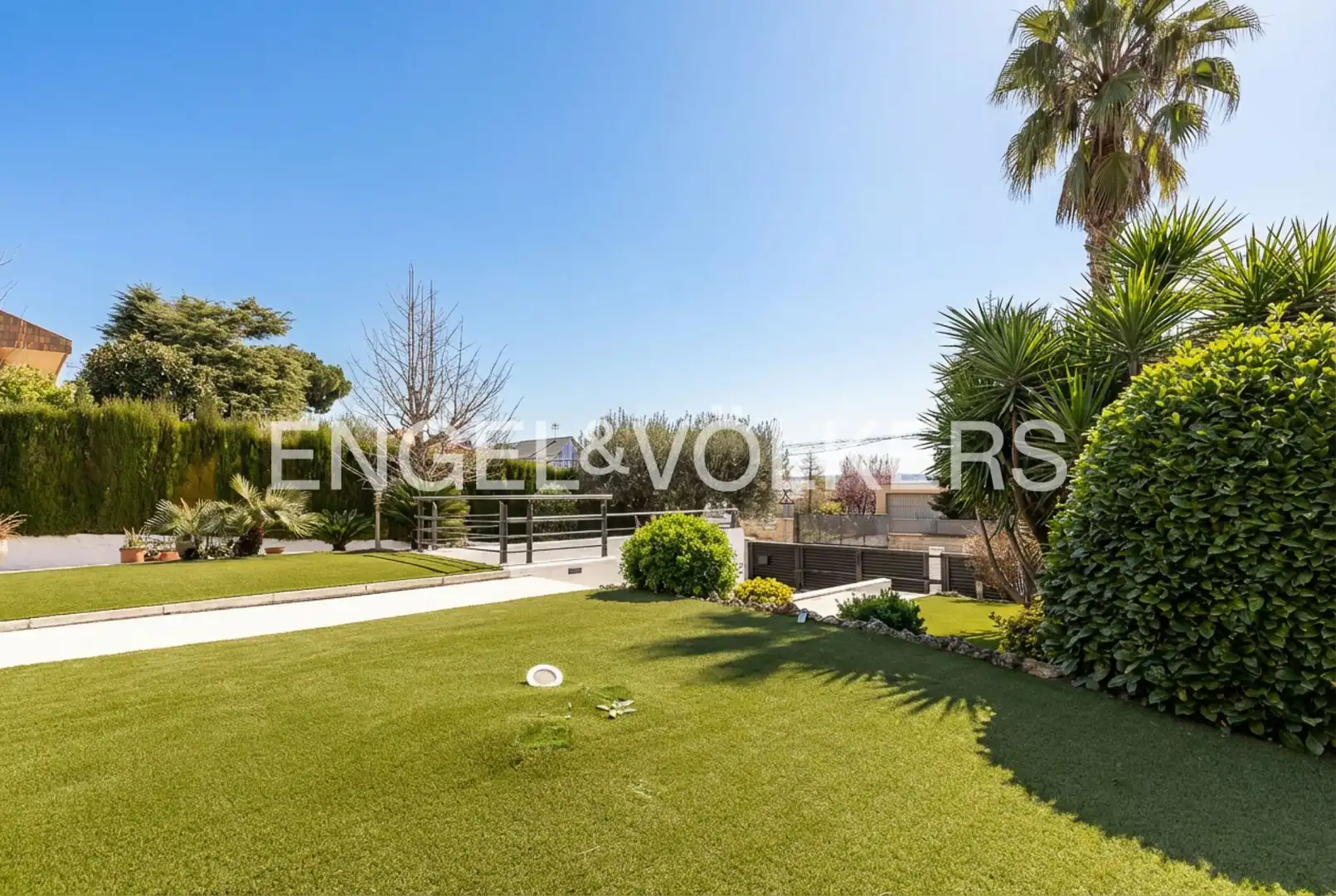 Vista exterior de Casa o chalet en venta en Canovelles con Aire acondicionado, Calefacción y Jardín privado