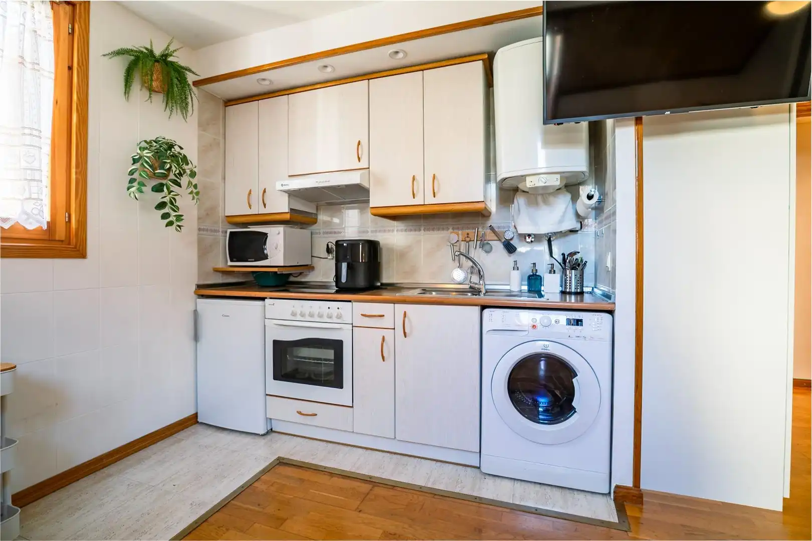 Kitchen of Flat for sale in Jaca  with Heating, Parquet flooring and Storage room