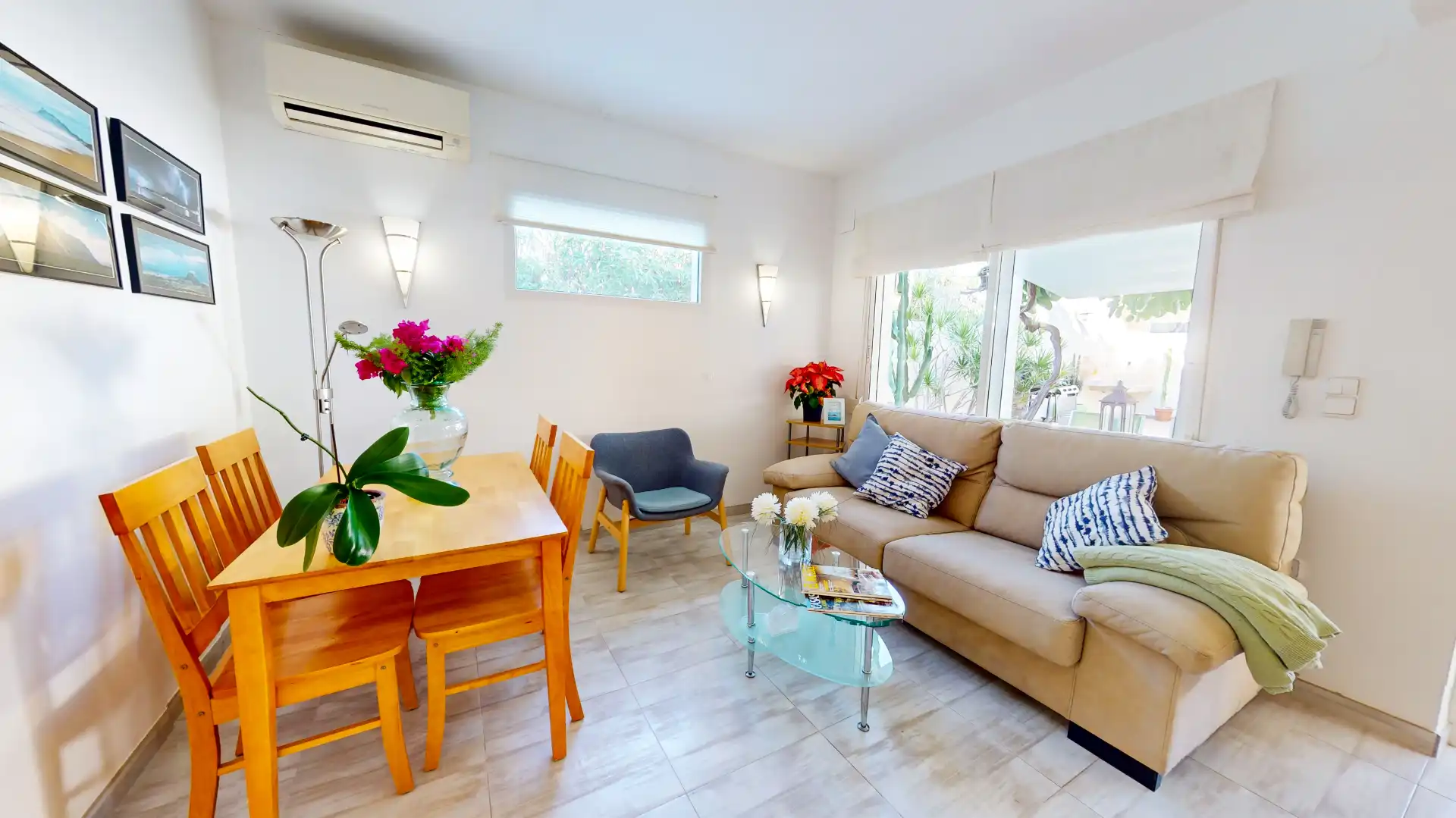 Sala de estar de Piso de alquiler en Dénia con Aire acondicionado, Calefacción y Jardín privado