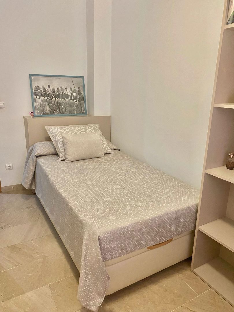 Bedroom of Flat to rent in  Granada Capital  with Air Conditioner, Heating and Furnished