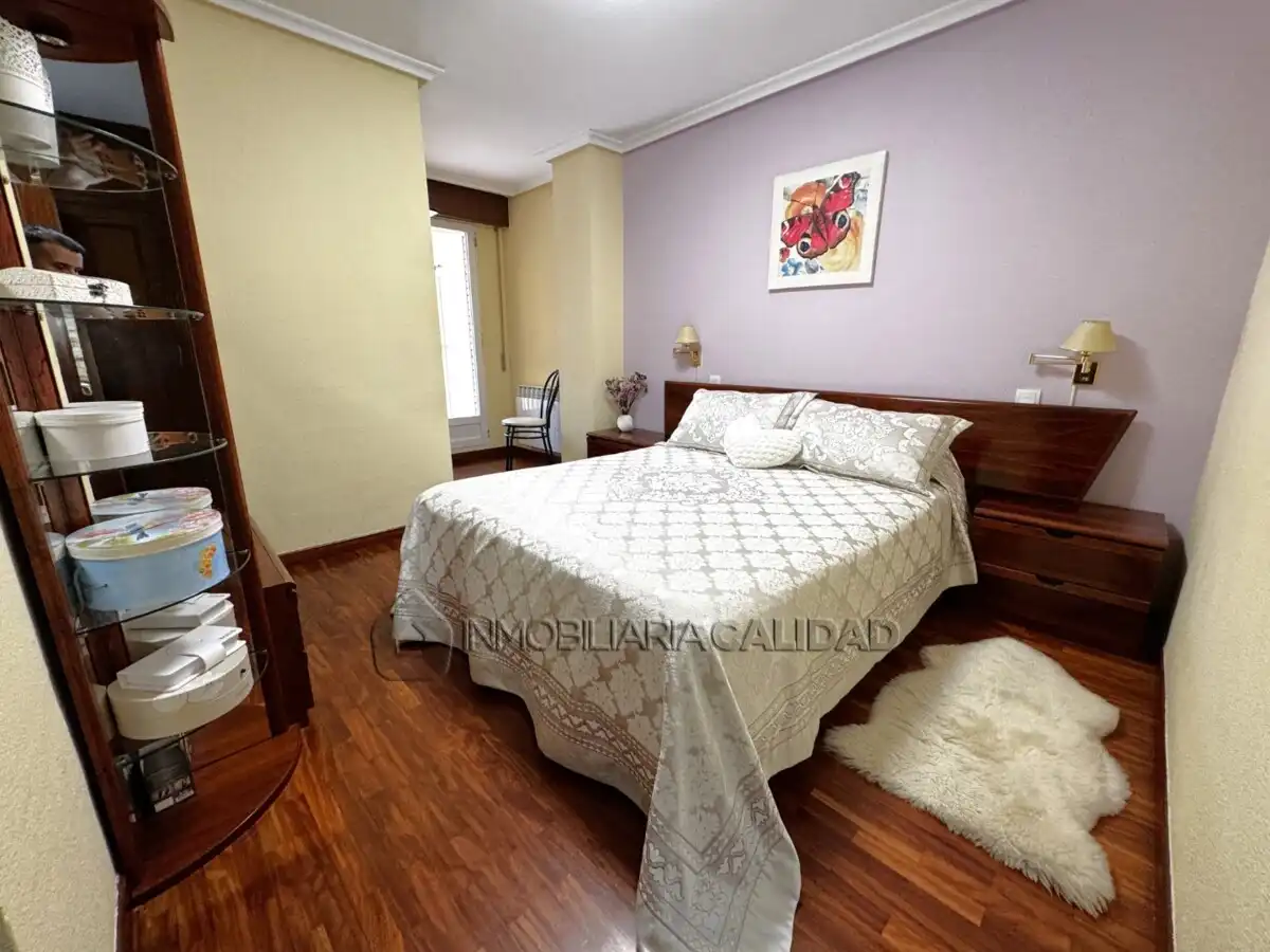 Habitación de Piso en venta en Burgos con Calefacción, Terraza y Trastero