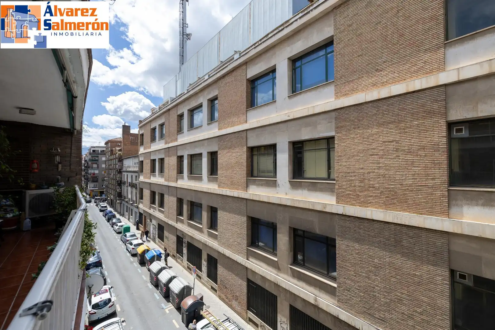 Vista exterior de Pis en venda en Granada amb Aire condicionat, Calefacció i Terrassa