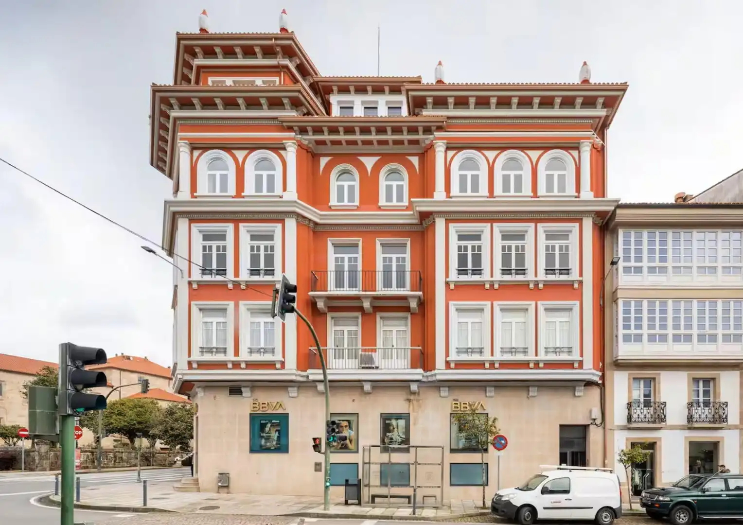 Vista exterior de Àtic de lloguer en Noia amb Aire condicionat, Calefacció i Traster