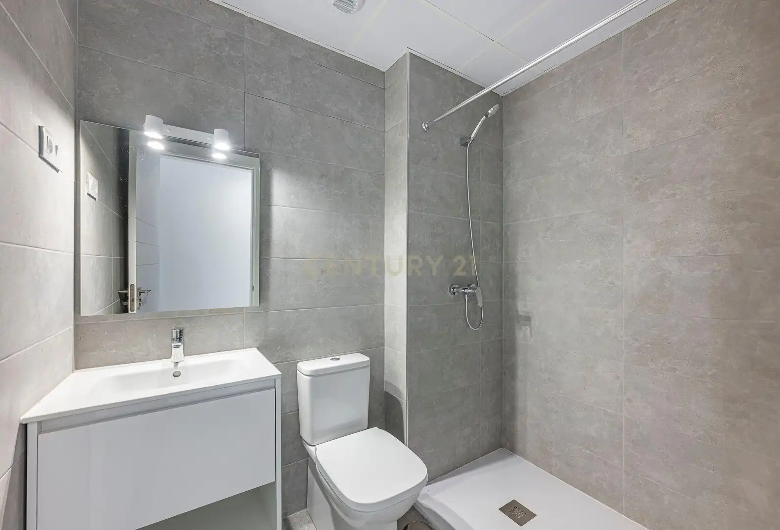 Bathroom of Apartments for sale in Mijas  with Air Conditioner, Swimming Pool and Washing machine