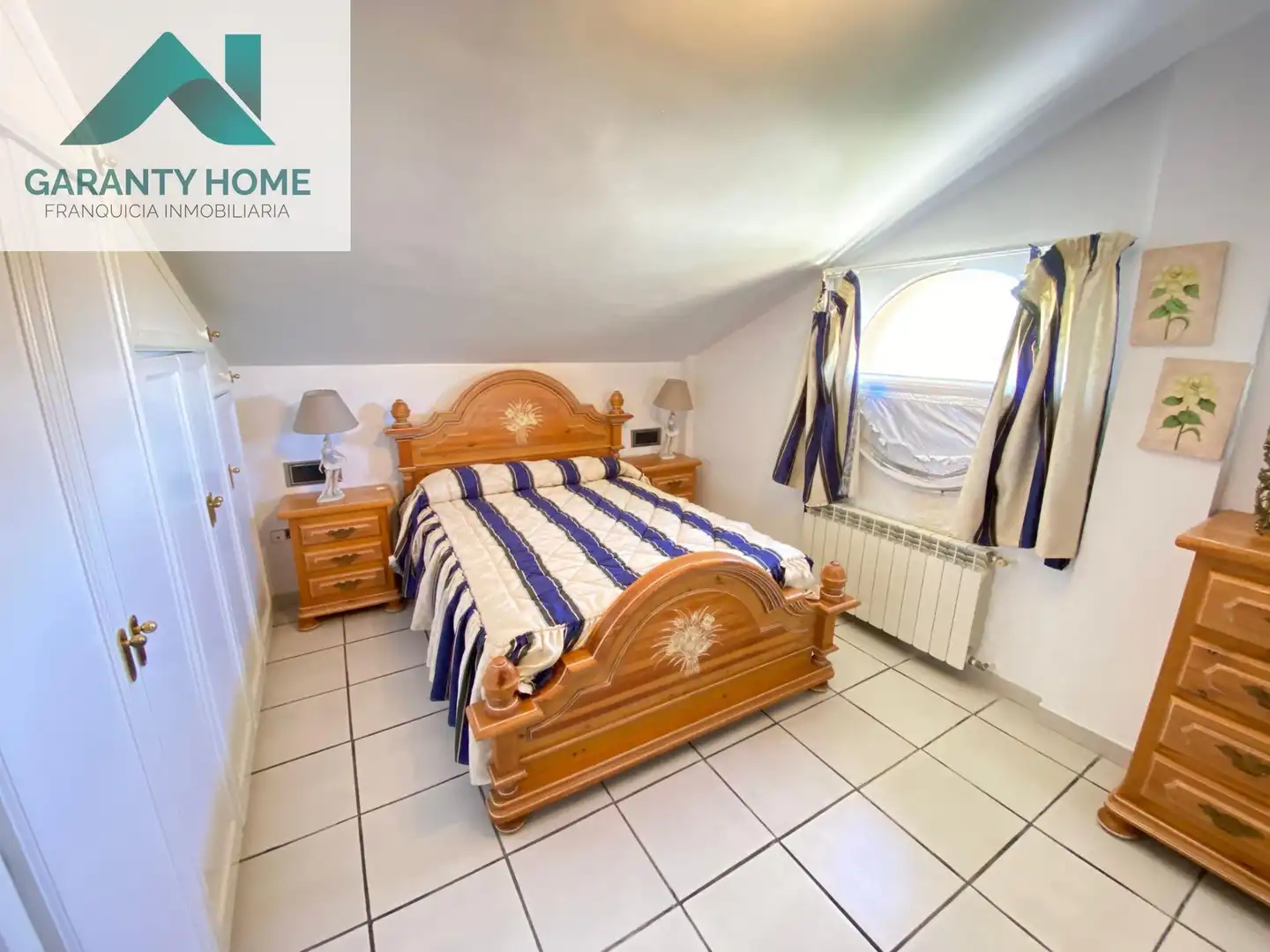 Habitación de Casa o chalet en venta en Valdepeñas de Jaén con Aire acondicionado, Calefacción y Jardín privado