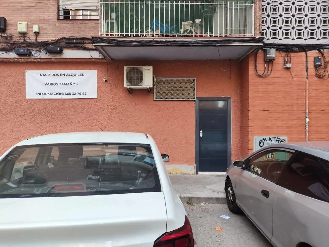 Vista exterior de Local en venda en Madrid