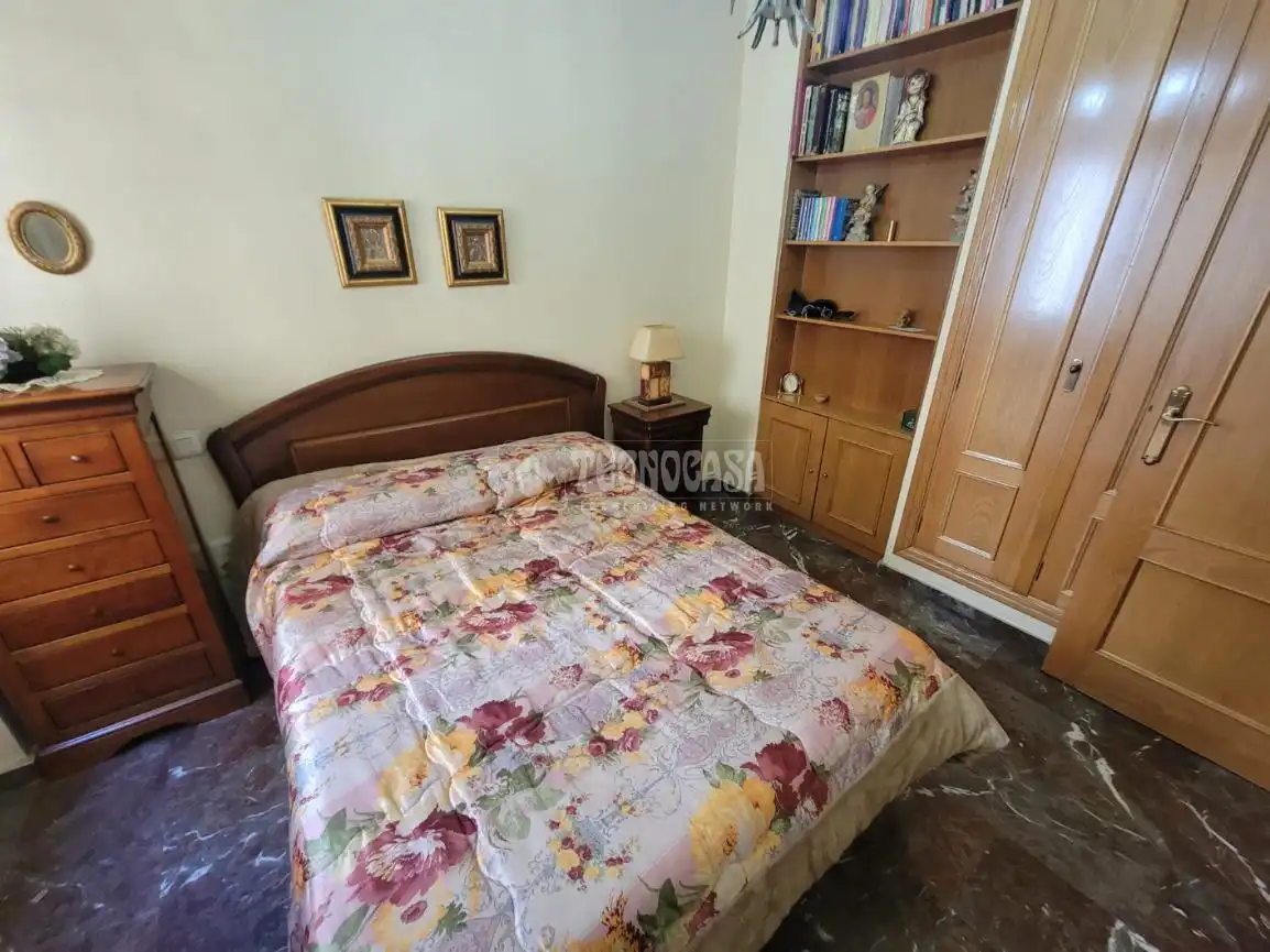 Bedroom of Flat for sale in Zaragoza
