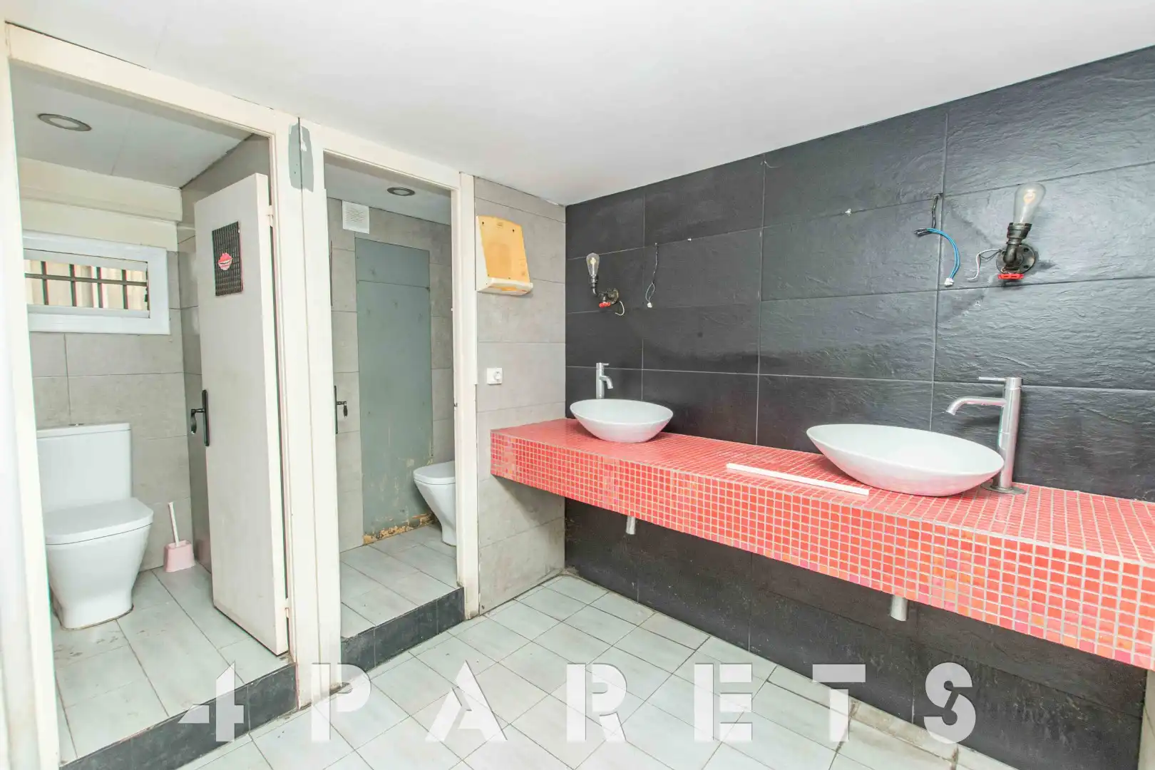 Bathroom of Commercial properties for sale in Canet de Mar  with Air Conditioner