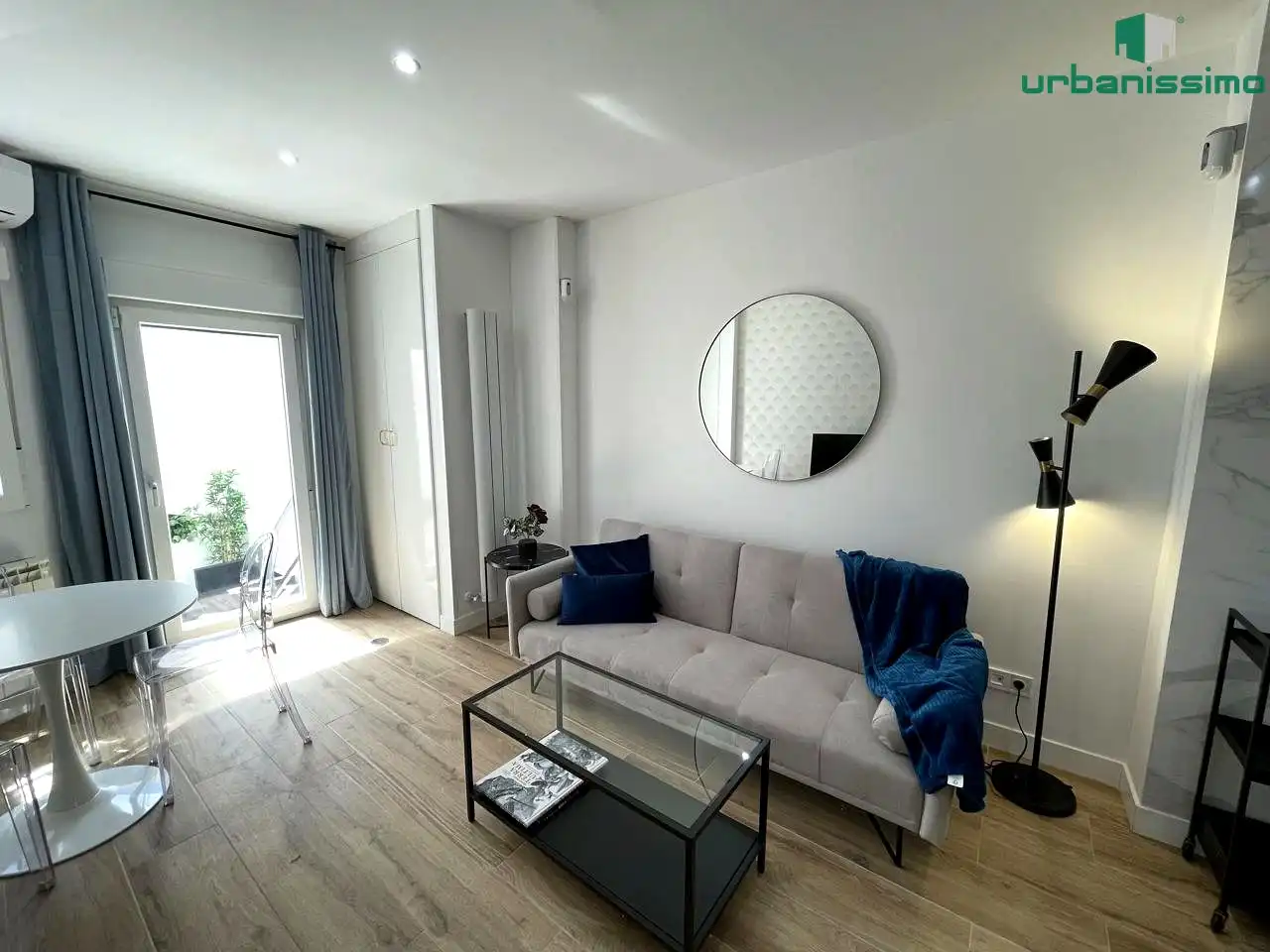 Sala de estar de Apartamento de alquiler en Madrid con Aire acondicionado, Calefacción y Terraza