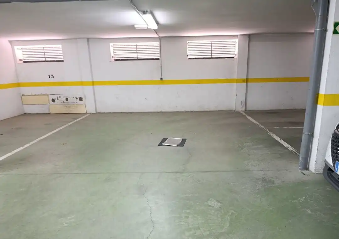 Parkplatz von Garage zum Verkauf in Esquivias