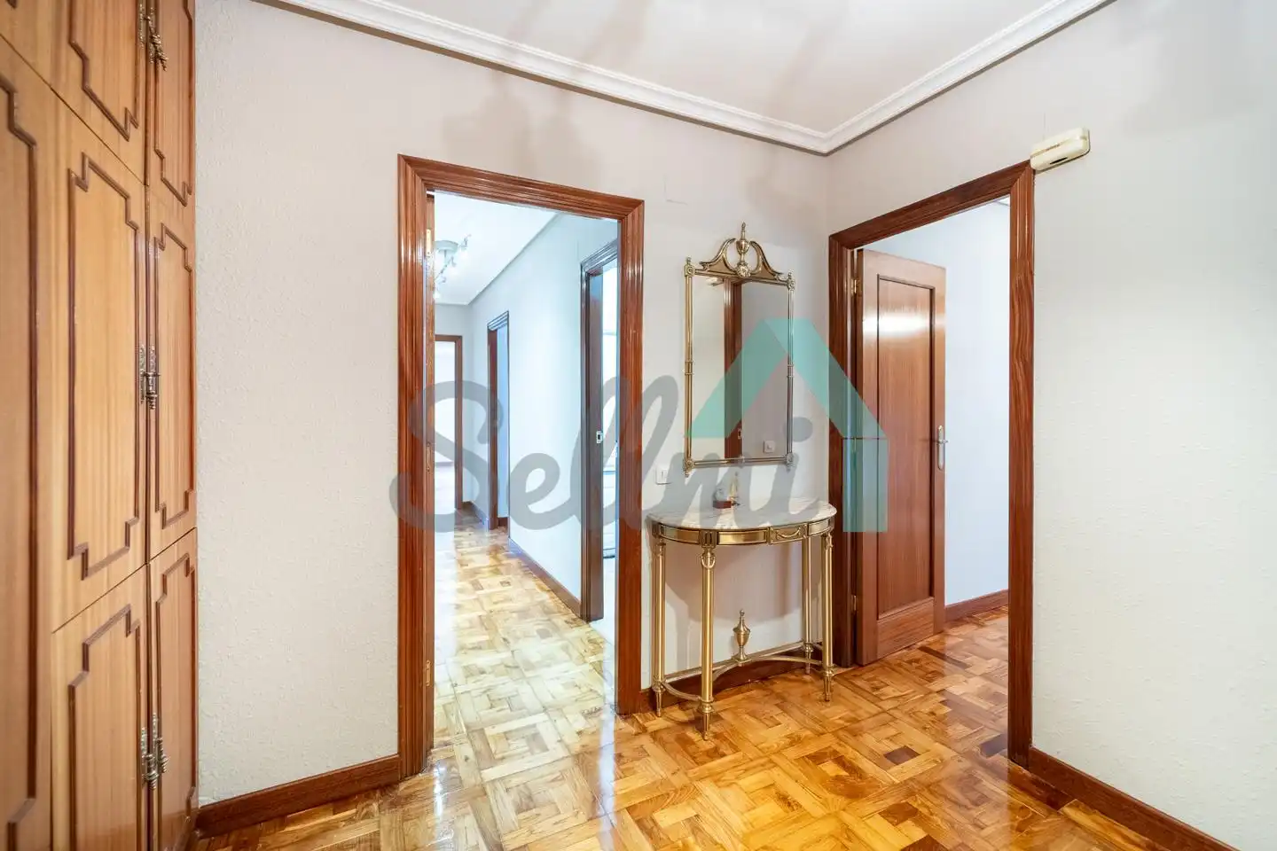 Pis en venda en Oviedo  amb Calefacció, Parquet i Terrassa