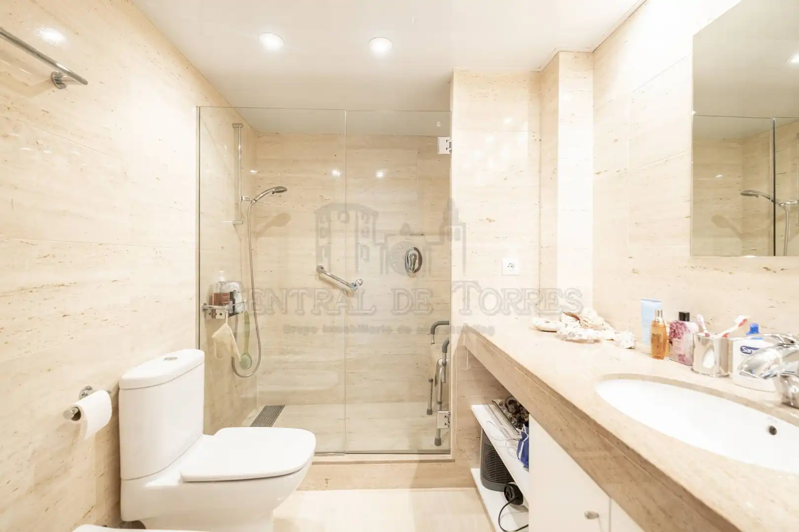 Bathroom of Attic for sale in Sant Cugat del Vallès  with Air Conditioner, Heating and Terrace