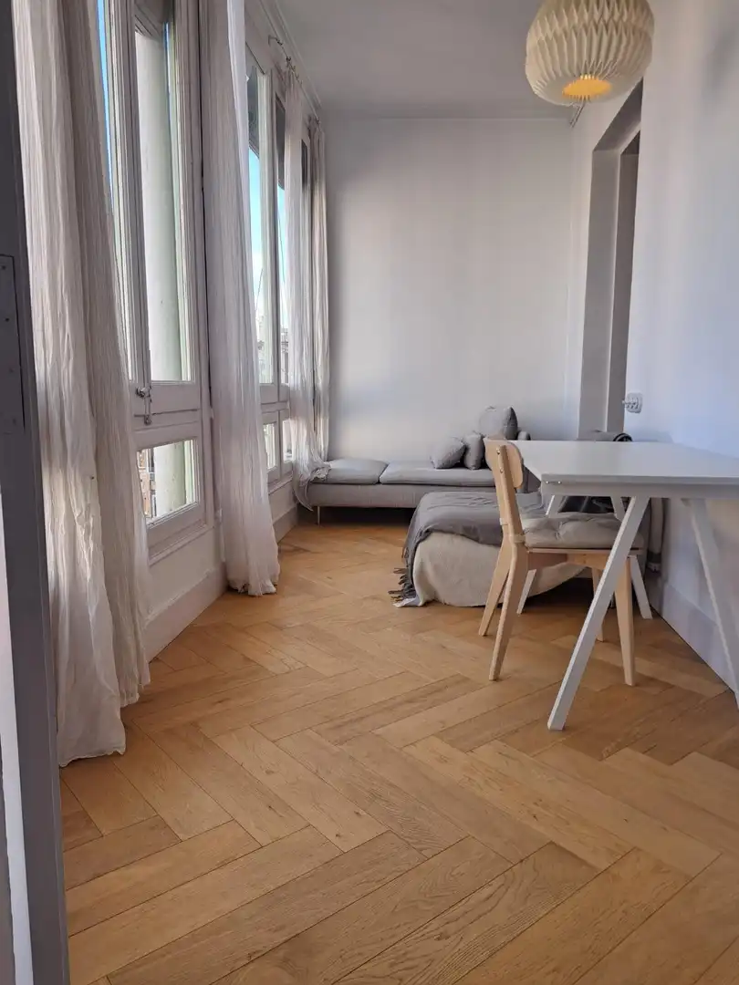 Sala d'estar de Pis en venda en Barcelona amb Aire condicionat, Calefacció i Parquet