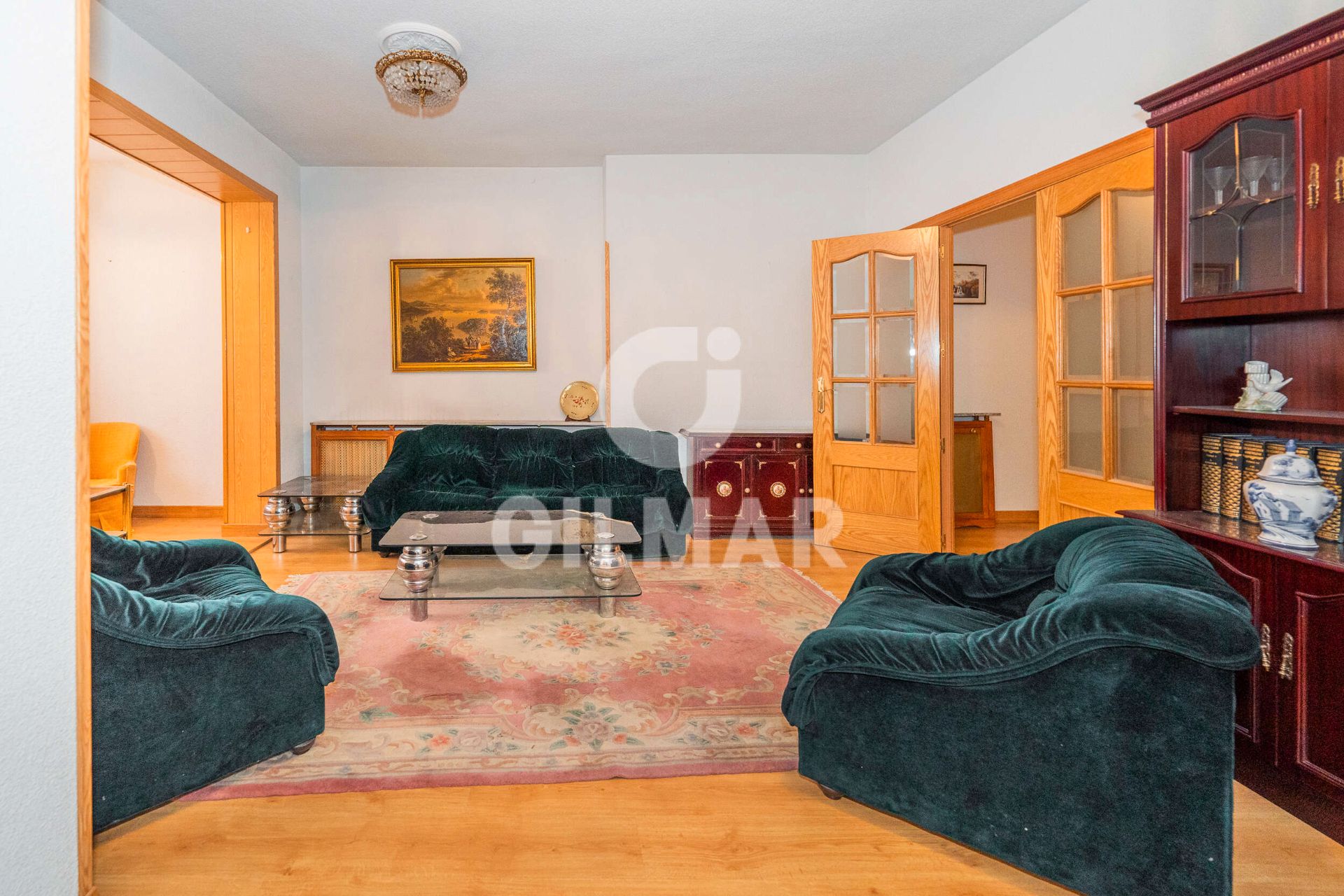 Sala d'estar de Pis en venda en  Madrid Capital amb Calefacció, Parquet i Moblat