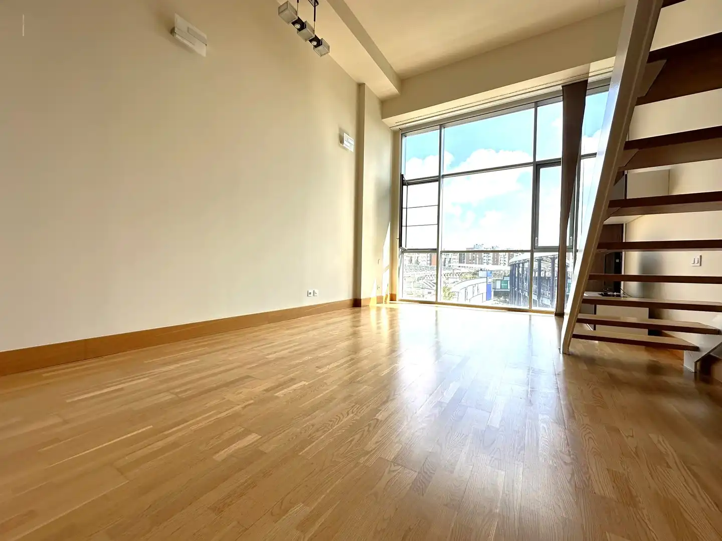 Loft de alquiler en Avenida Hermanos Machado, Torrefiel