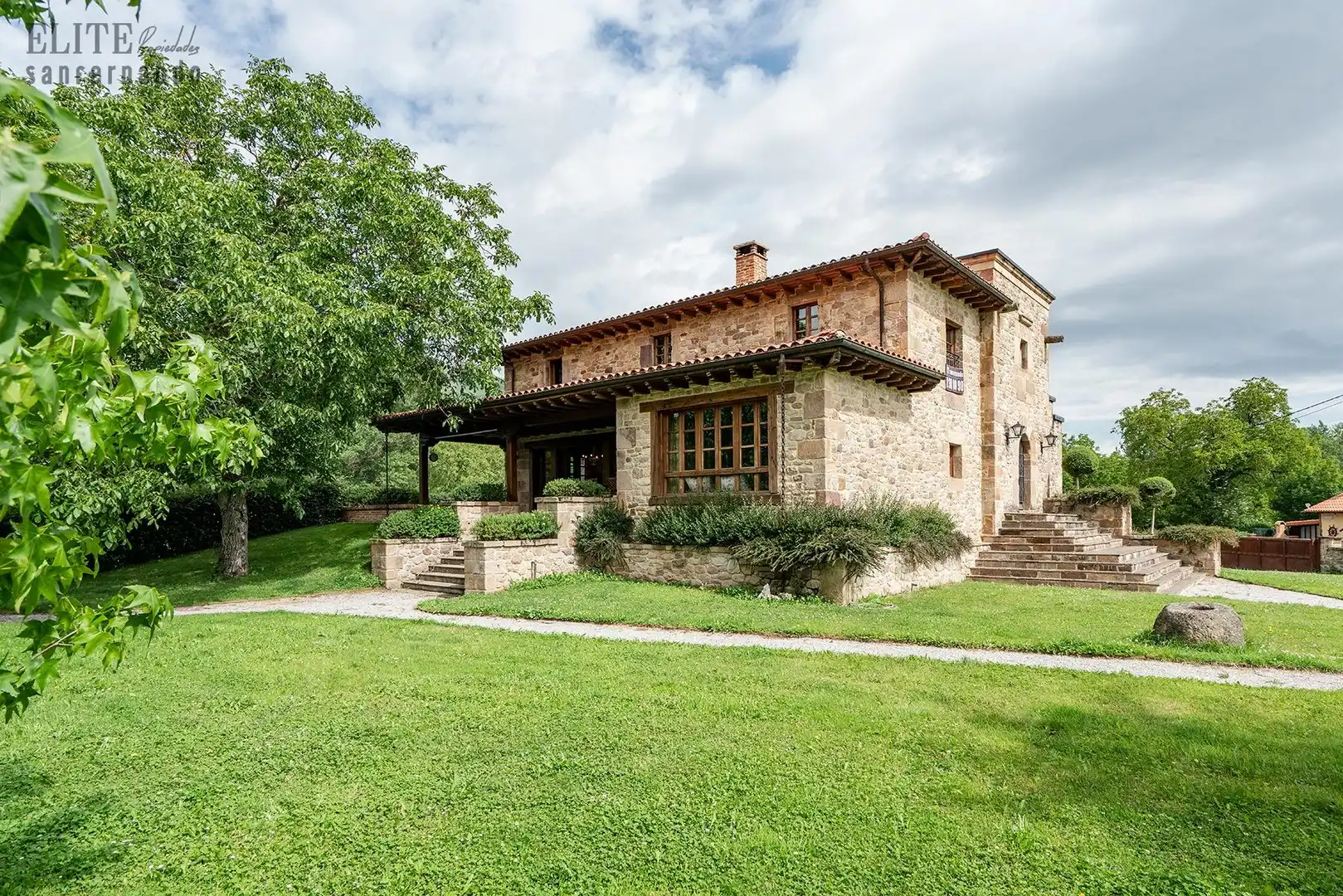 Vista exterior de Casa o chalet en venta en Bárcena de Pie de Concha con Calefacción, Jardín privado y Terraza