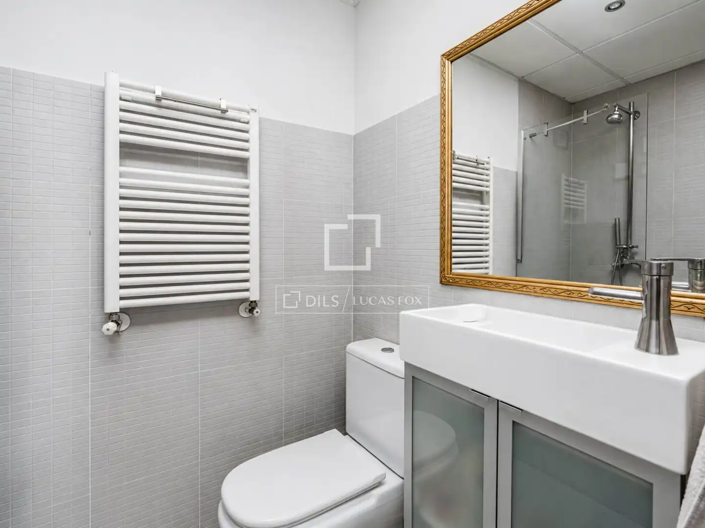 Bathroom of Attic for sale in Madrid  with Air Conditioner, Heating and Terrace