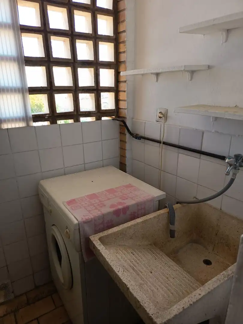 Badezimmer von Wohnungen zum Verkauf in San Juan de Aznalfarache mit Klimaanlage und Balkon