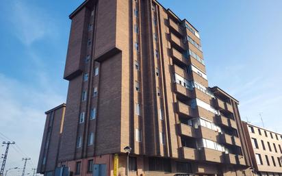 Exterior view of Flat for sale in Medina del Campo  with Heating, Parquet flooring and Terrace