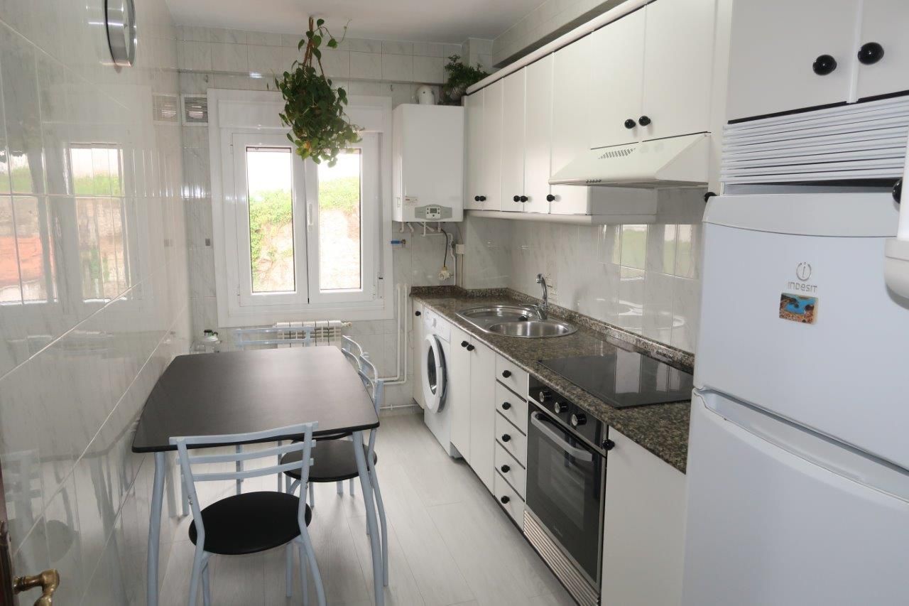Kitchen of Flat to rent in A Coruña Capital   with Heating and Storage room