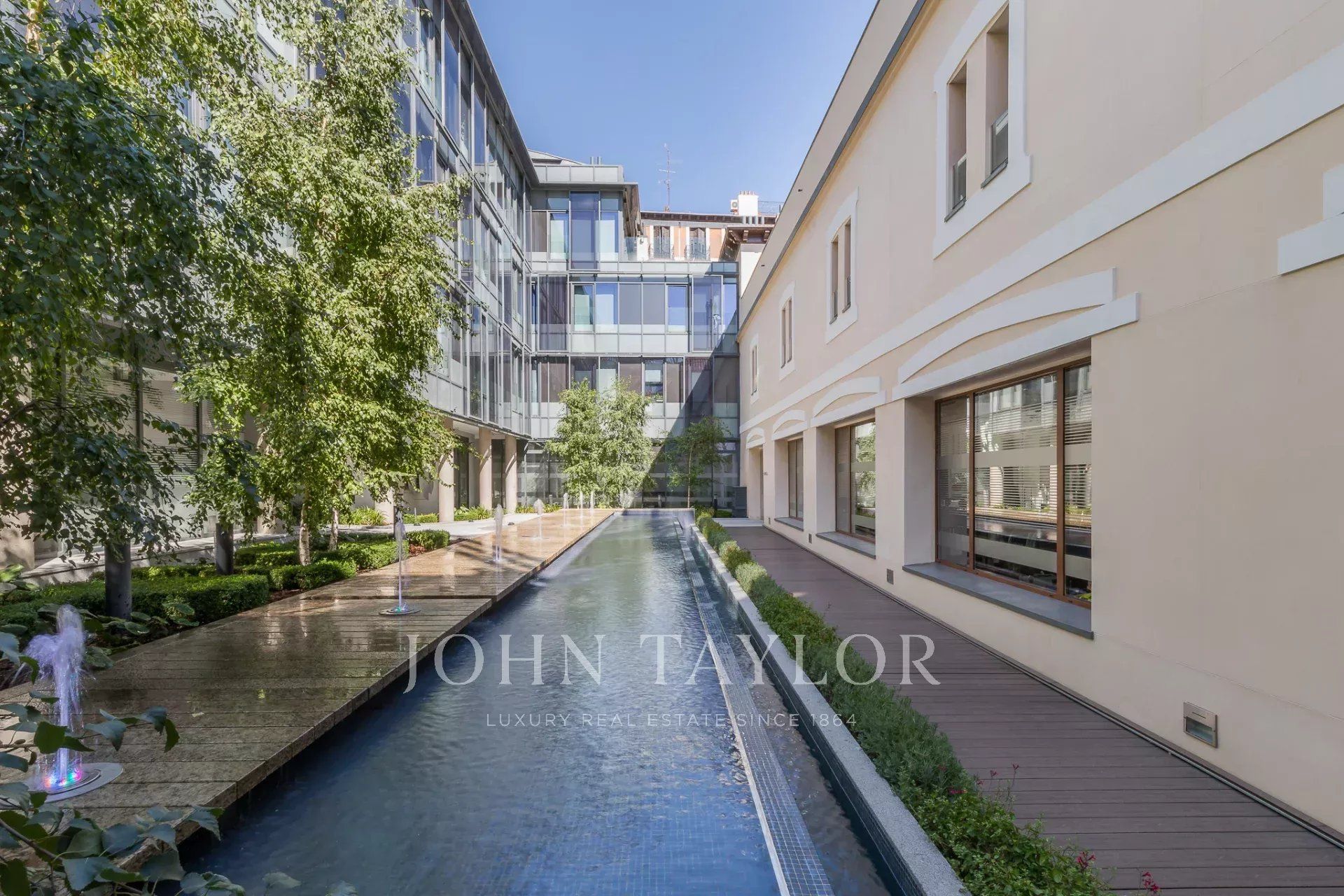 Vista exterior de Piso en venta en  Madrid Capital con Aire acondicionado, Calefacción y Trastero