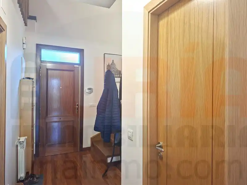 Casa o chalet en venta en Sariego con Calefacción, Terraza y Trastero