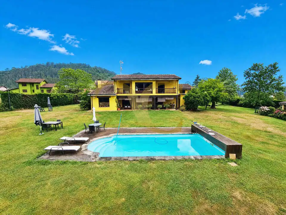 Jardí de Casa o xalet en venda en Oviedo  amb Calefacció, Jardí privat i Terrassa