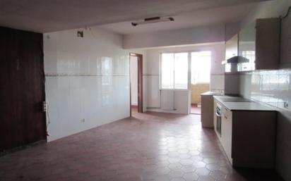 Kitchen of Flat for sale in Neda