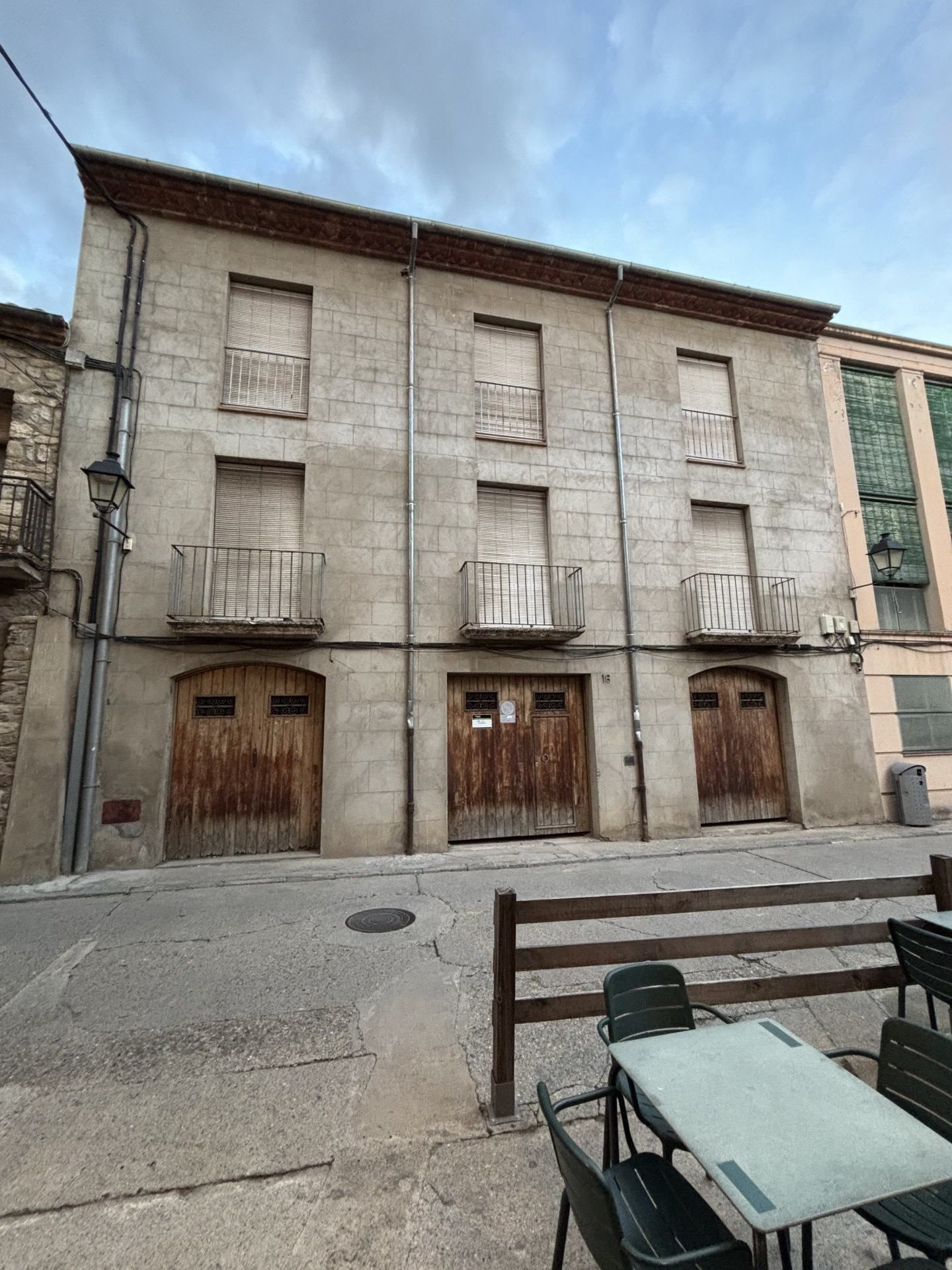 Außenansicht von Gebaude zum Verkauf in Besalú
