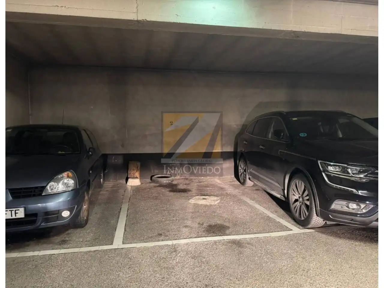 Parking de Piso en venta en Oviedo  con Calefacción, Parquet y Terraza