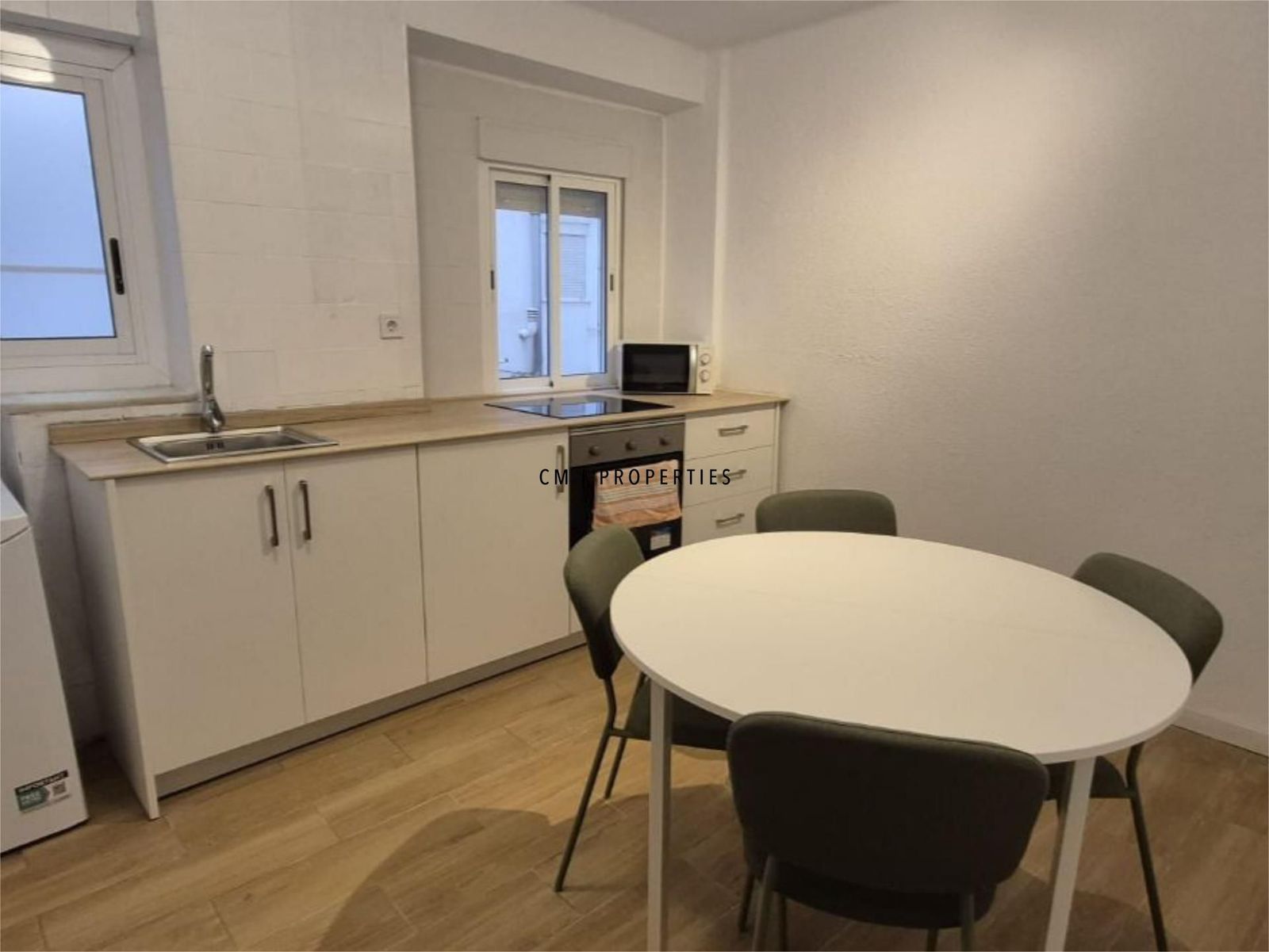 Kitchen of Flat to rent in  Valencia Capital  with Air Conditioner, Heating and Furnished