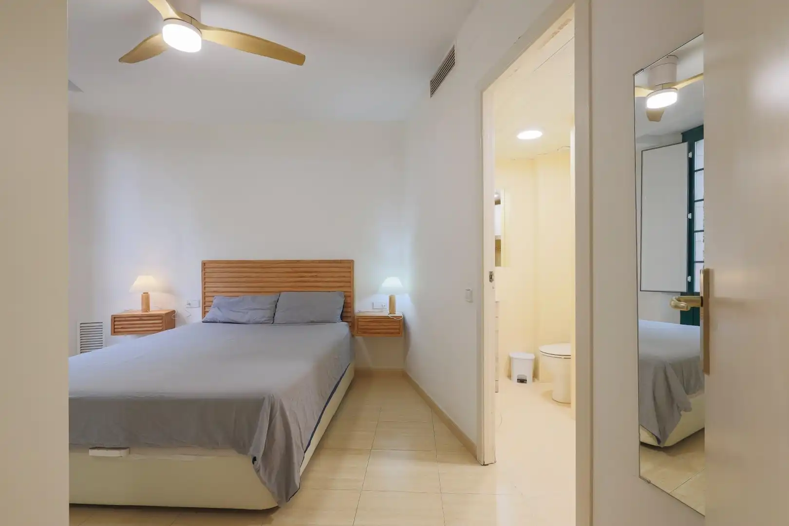 Flat with terrace to rent in Ciutat Vella, imagen 5