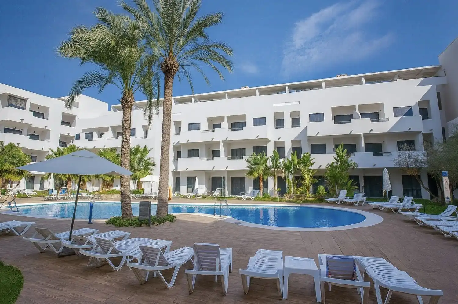 Piscina de Piso en venta en Vera con Aire acondicionado, Terraza y Piscina
