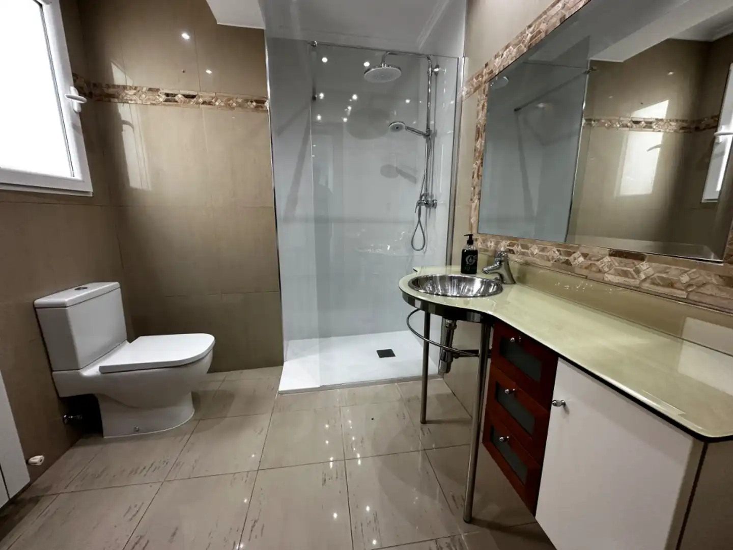 Badezimmer von Wohnung zum Verkauf in Valladolid mit Heizung, Parkett und Terrasse