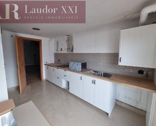 Kitchen of Flat to rent in Cerdanyola del Vallès