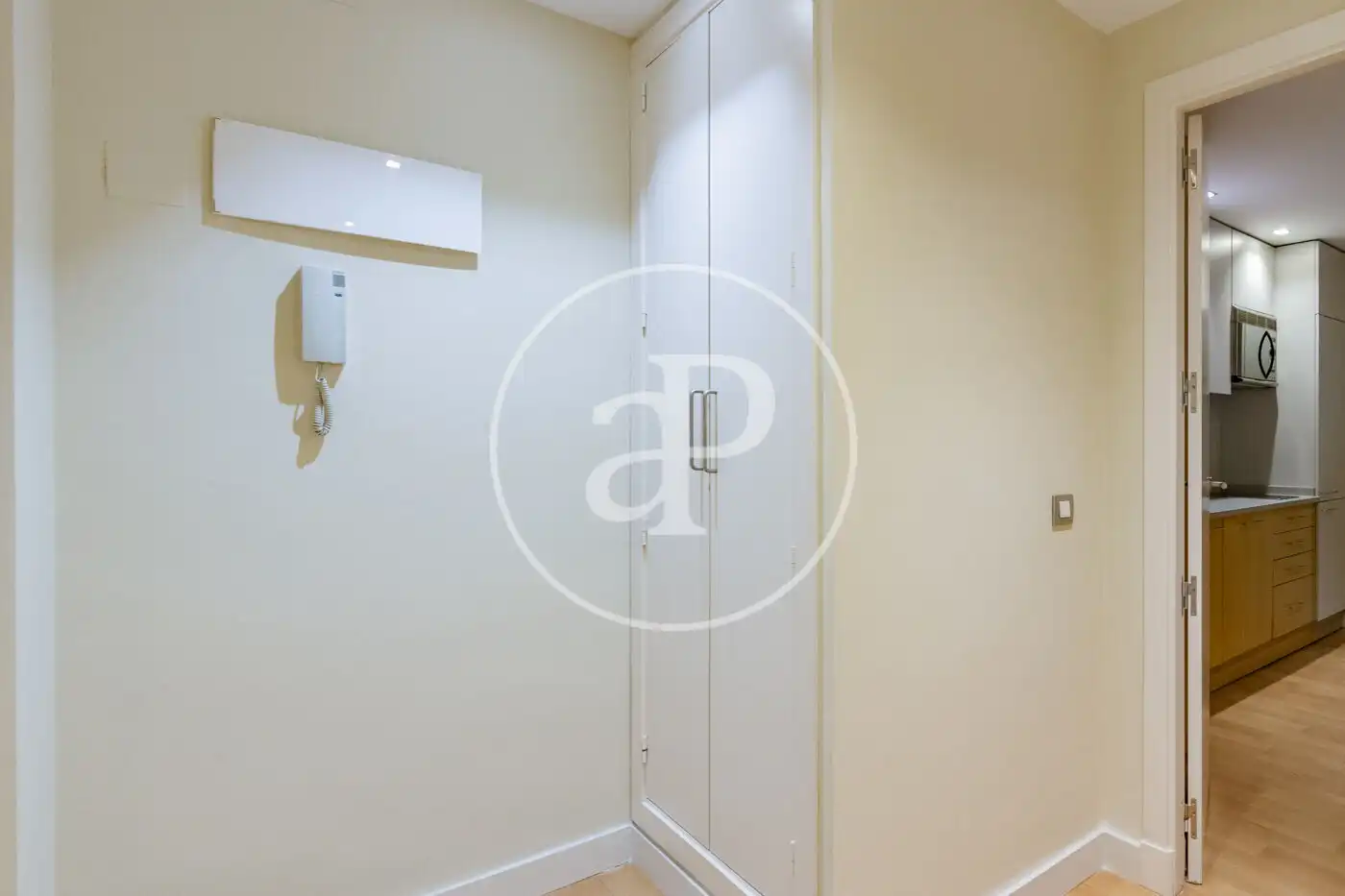 Schlafzimmer von Wohnung zur Miete in Madrid mit Klimaanlage, Heizung und Möbliert