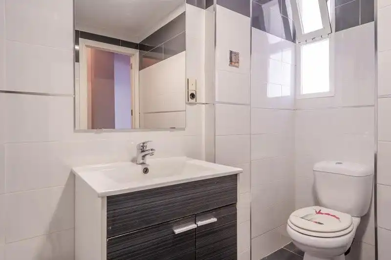 Baño de Piso en venta en Atarfe con Terraza y Amueblado