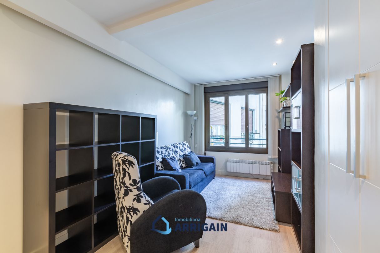 Sala d'estar de Pis en venda en Donostia - San Sebastián  amb Calefacció