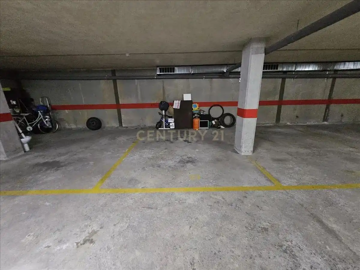 Aparcament de Garatge en venda en Riells i Viabrea