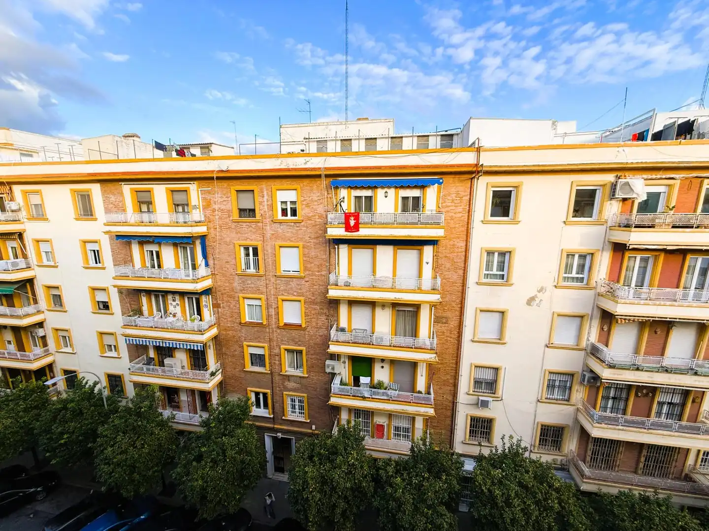 Vista exterior de Piso en venta en Sevilla con Aire acondicionado, Terraza y Trastero