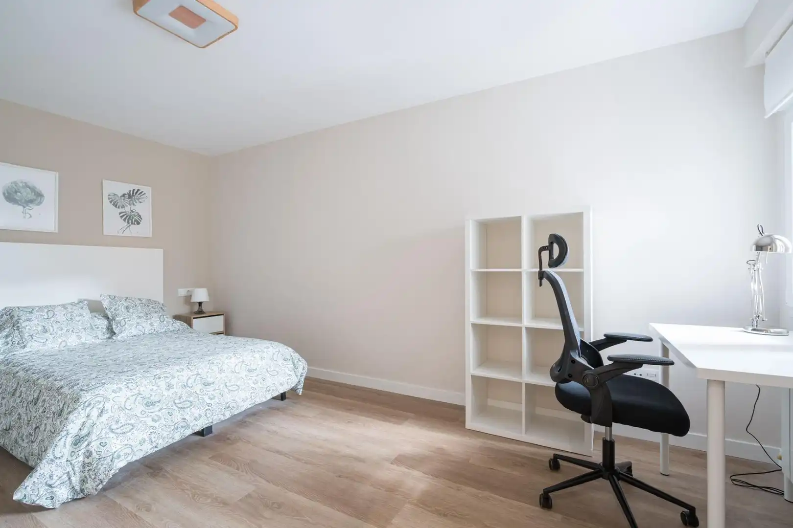 Bedroom of Flat for rent in Oviedo   with Heating, Terrace and Furnished