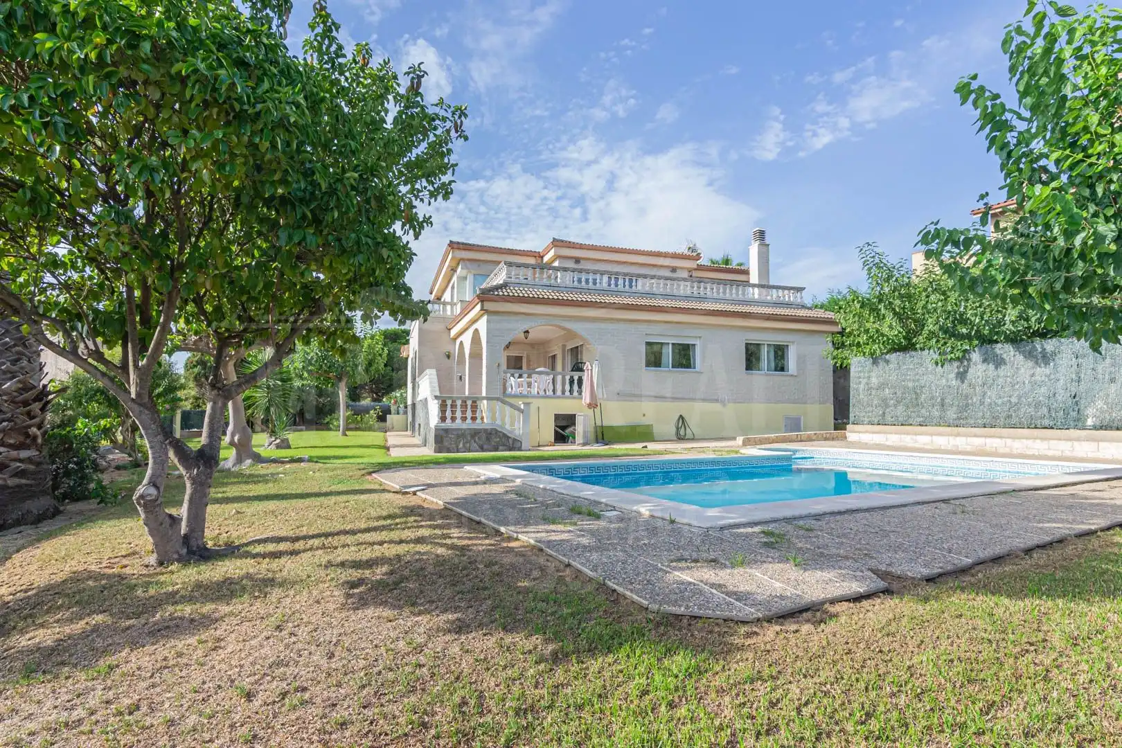 Haus mit Pool zum Verkauf in Montgoda