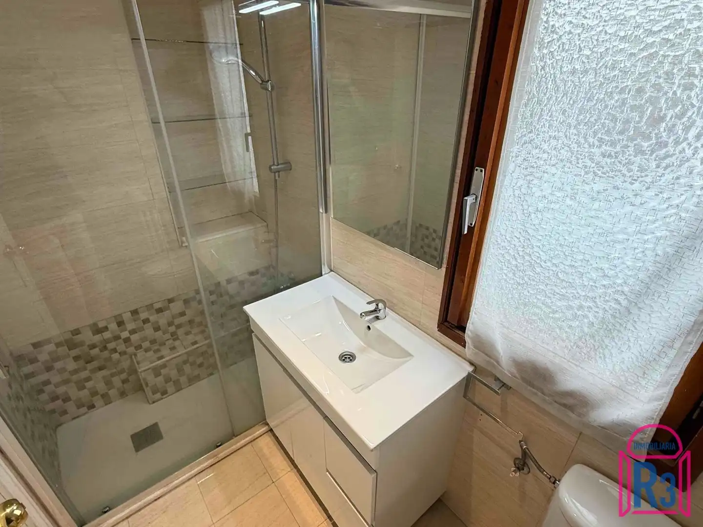 Bathroom of Flat for rent in León Capital   with Heating, Terrace and Furnished