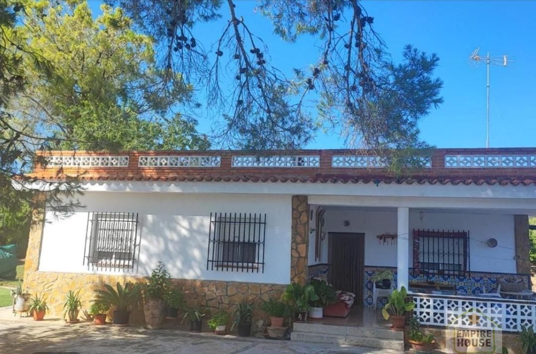 Exterior view of House or chalet for sale in Chiva  with Storage room, Swimming Pool and Furnished