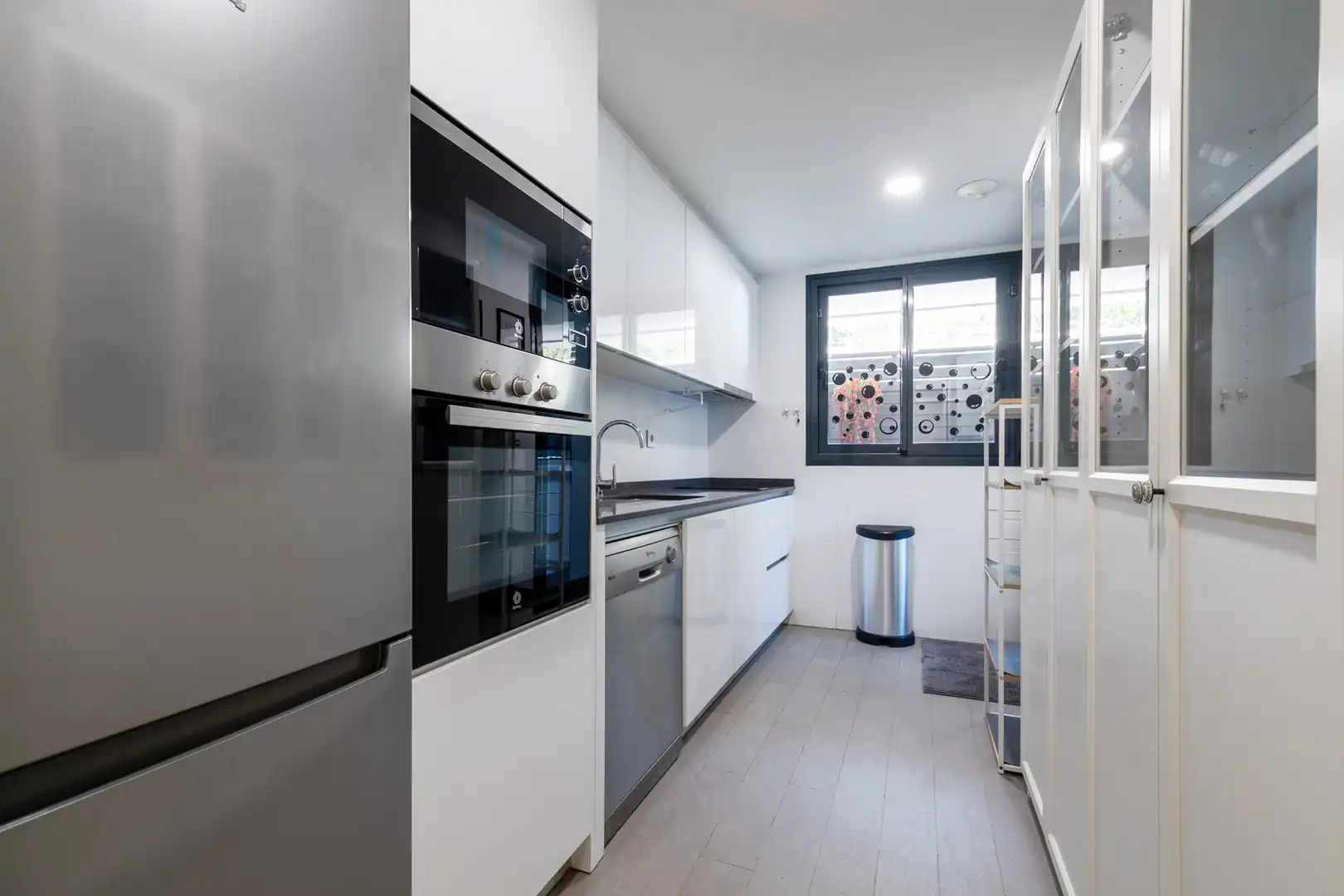 Cocina de Apartamento de alquiler en Marbella con Aire acondicionado, Terraza y Trastero