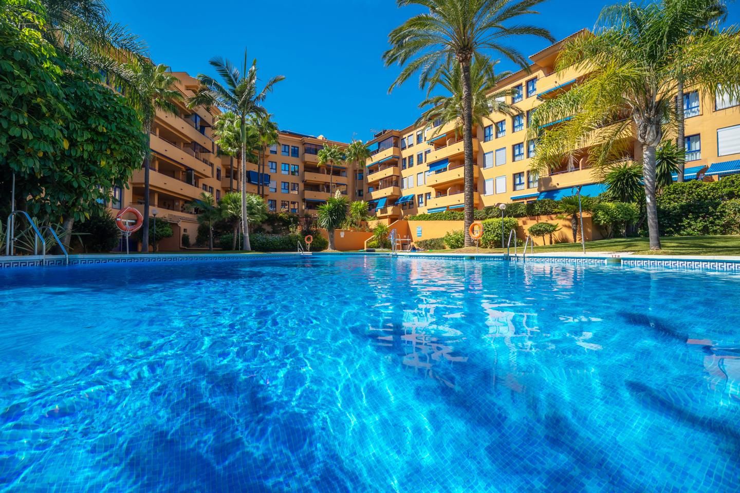 Piscina de Àtic en venda en Manilva amb Aire condicionat, Calefacció i Terrassa